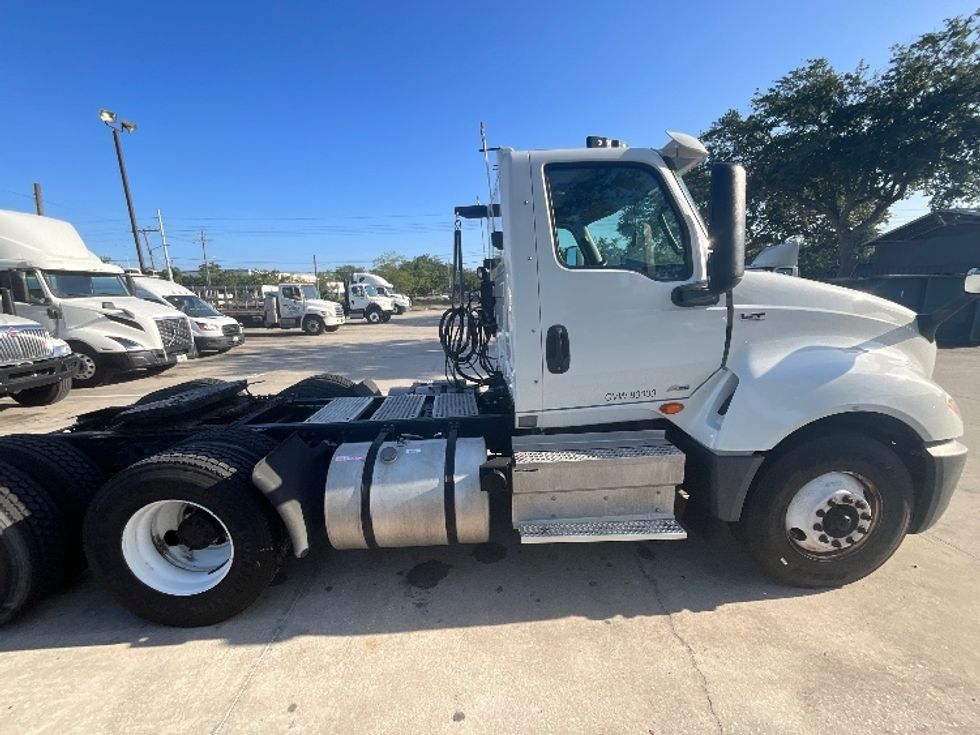 Day Cab Tractor-Heavy Duty Tractors-International-2019-LT625-Tampa-FL-239,894\n\t\tmiles-$ 31,250 - Image 8