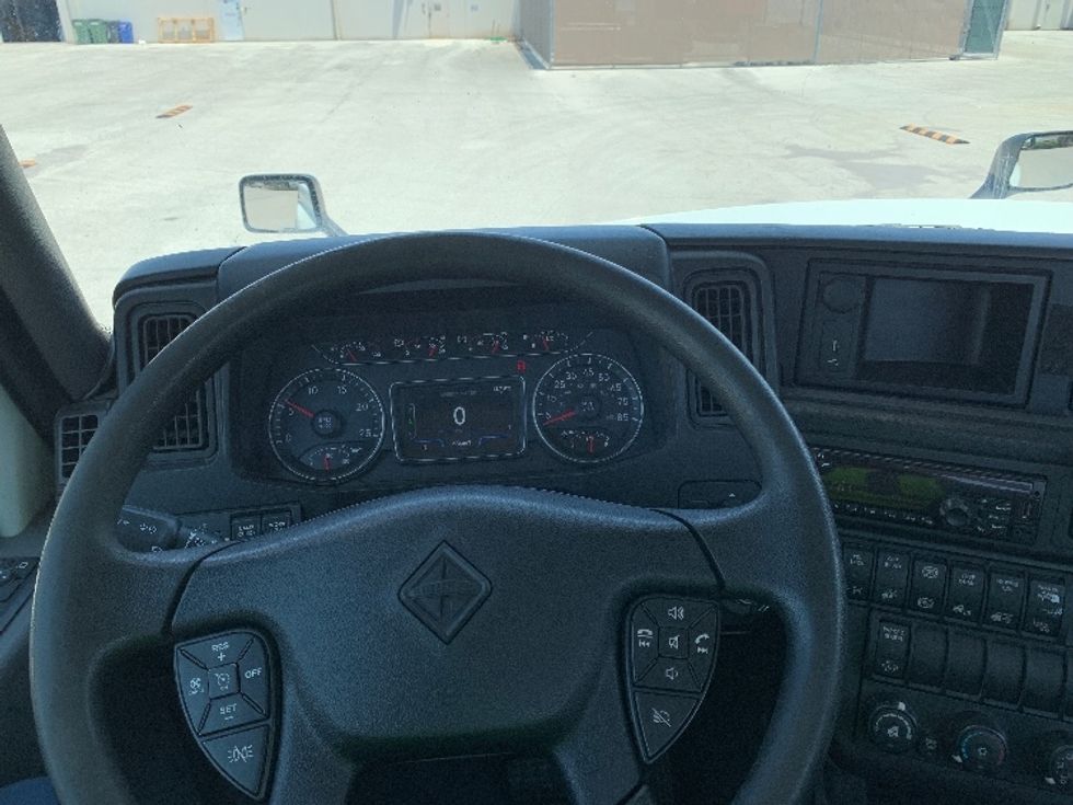 Day Cab Tractor-Heavy Duty Tractors-International-2019-LT625-Tampa-FL-272,662\n\t\tmiles-$ 31,250 - Image 11