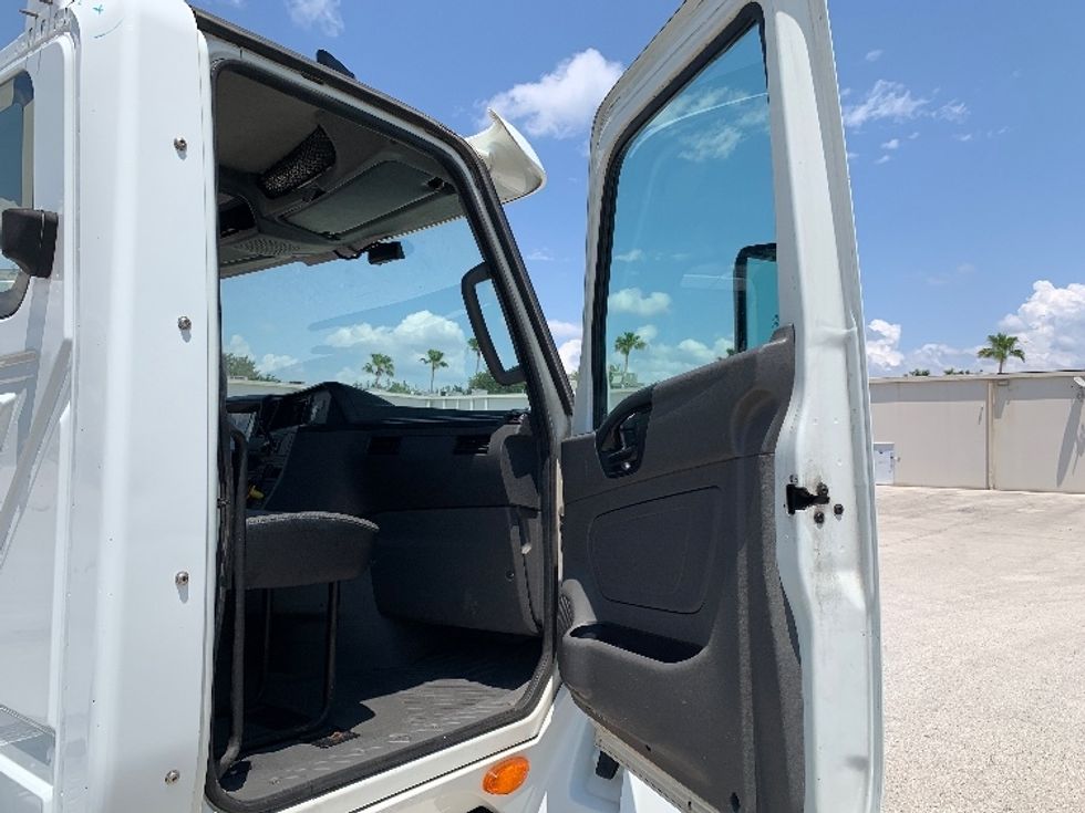 Day Cab Tractor-Heavy Duty Tractors-International-2019-LT625-Tampa-FL-272,662\n\t\tmiles-$ 31,250 - Image 12