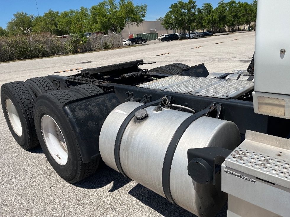 Day Cab Tractor-Heavy Duty Tractors-International-2019-LT625-Tampa-FL-372,994\n\t\tmiles-$ 26,500 - Image 17