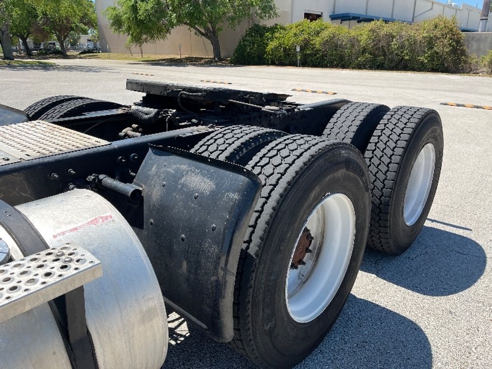 Day Cab Tractor-Heavy Duty Tractors-International-2019-LT625-Tampa-FL-372,994\n\t\tmiles-$ 26,500 - Image 23