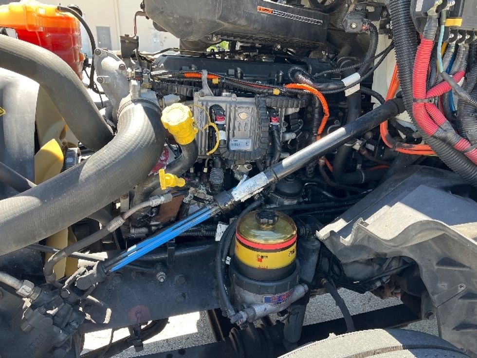 Day Cab Tractor-Heavy Duty Tractors-International-2019-LT625-Tampa-FL-376,132\n\t\tmiles-$ 26,250 - Image 14