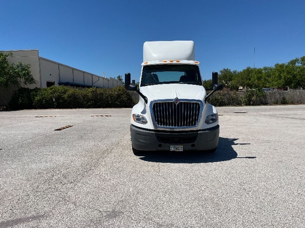 Day Cab Tractor-Heavy Duty Tractors-International-2019-LT625-Tampa-FL-376,132\n\t\tmiles-$ 26,250 - Image 2