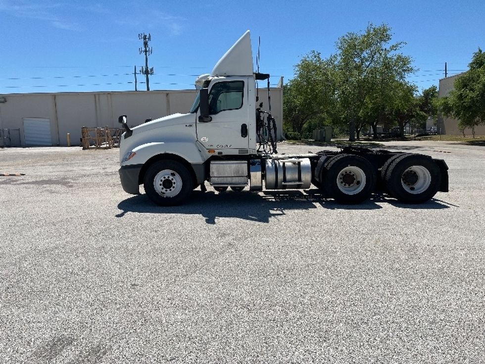 Day Cab Tractor-Heavy Duty Tractors-International-2019-LT625-Tampa-FL-376,132\n\t\tmiles-$ 26,250 - Image 4