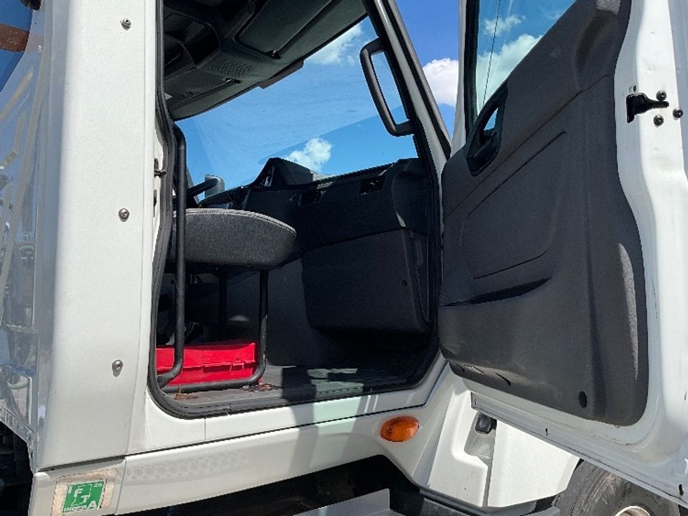 Day Cab Tractor-Heavy Duty Tractors-International-2019-LT625-Tampa-FL-397,803\n\t\tmiles-$ 23,750 - Image 12