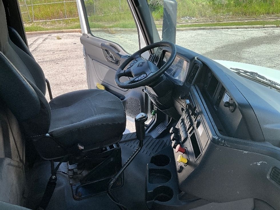 Day Cab Tractor-Heavy Duty Tractors-International-2019-LT625-Tampa-FL-397,803\n\t\tmiles-$ 23,750 - Image 14