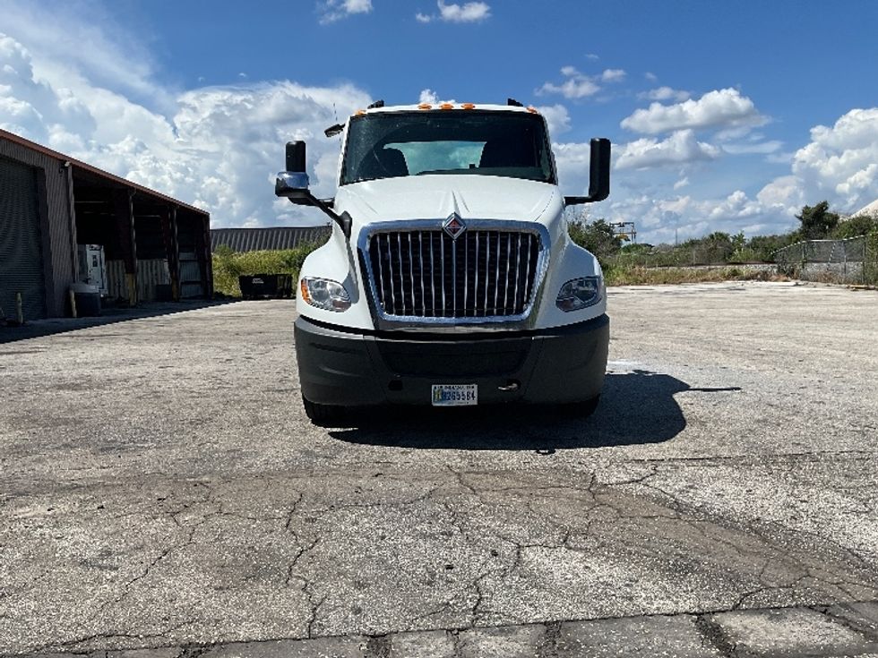 Day Cab Tractor-Heavy Duty Tractors-International-2019-LT625-Tampa-FL-397,803\n\t\tmiles-$ 23,750 - Image 2