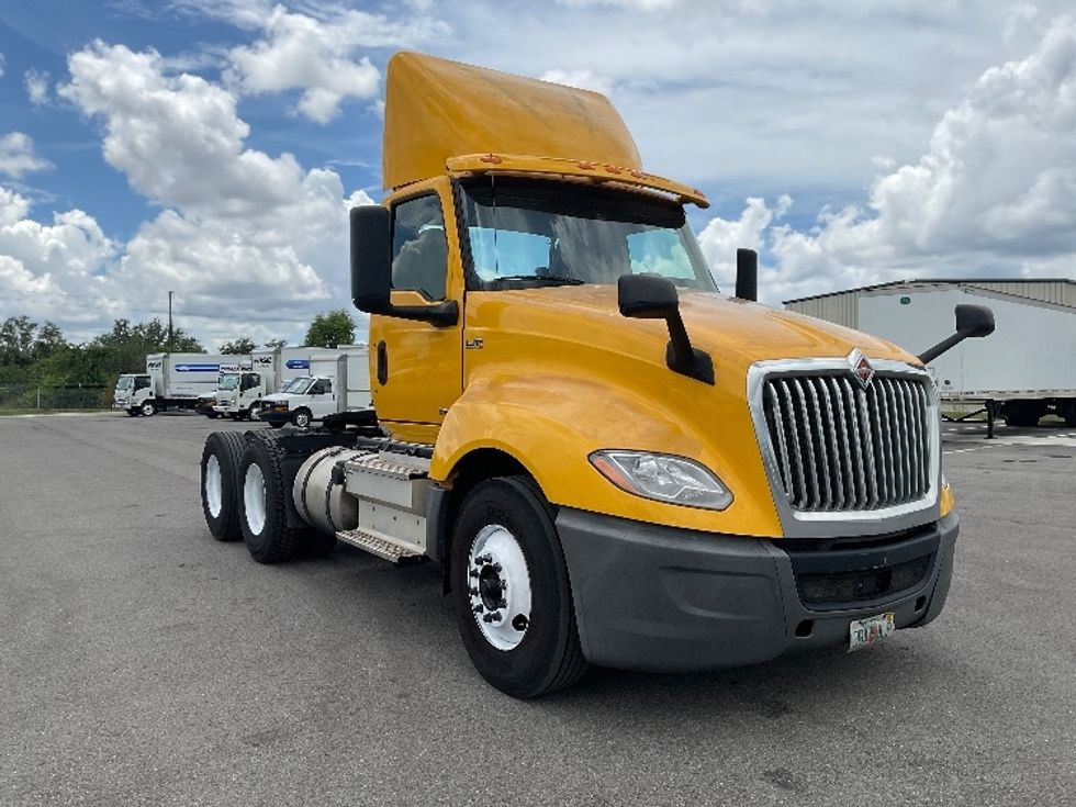 Day Cab Tractor-Heavy Duty Tractors-International-2019-LT625-Tampa-FL-569,046\n\t\tmiles-$ 21,750 - Image 1