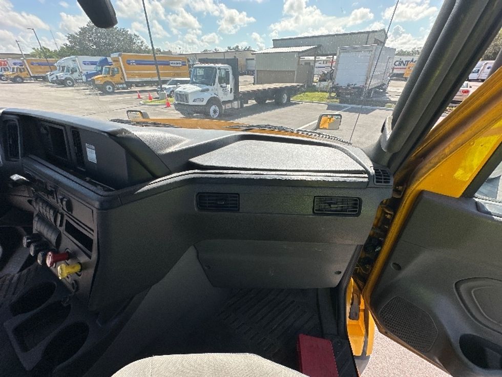 Day Cab Tractor-Heavy Duty Tractors-International-2019-LT625-Tampa-FL-569,046\n\t\tmiles-$ 21,750 - Image 13