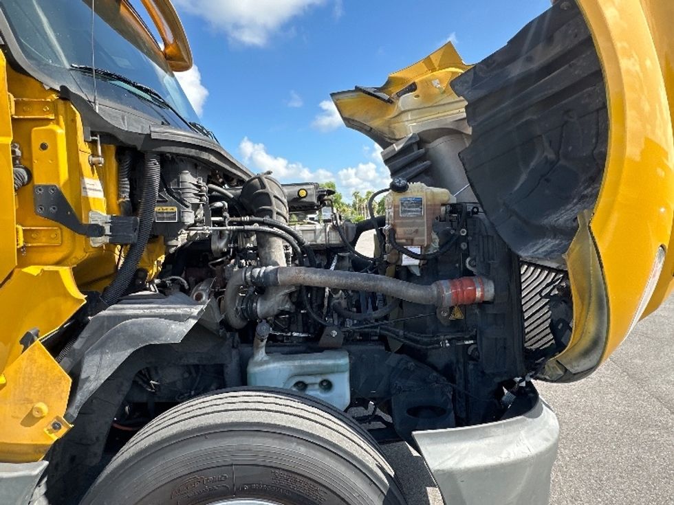 2019 International LT625 LT photo 11