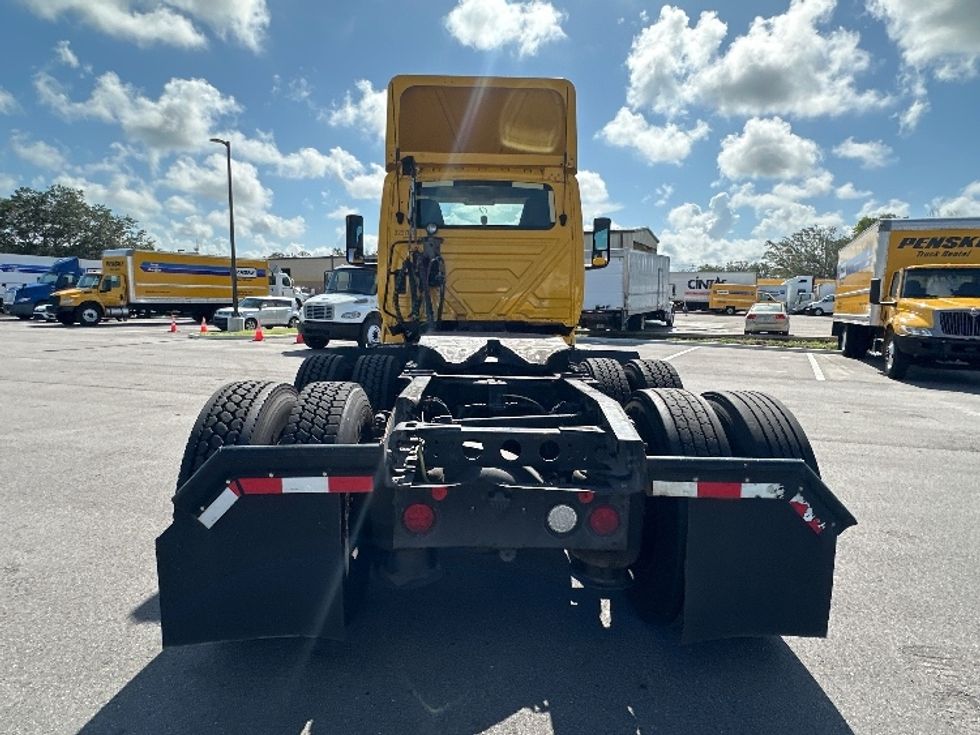 2019 International LT625 LT photo 14