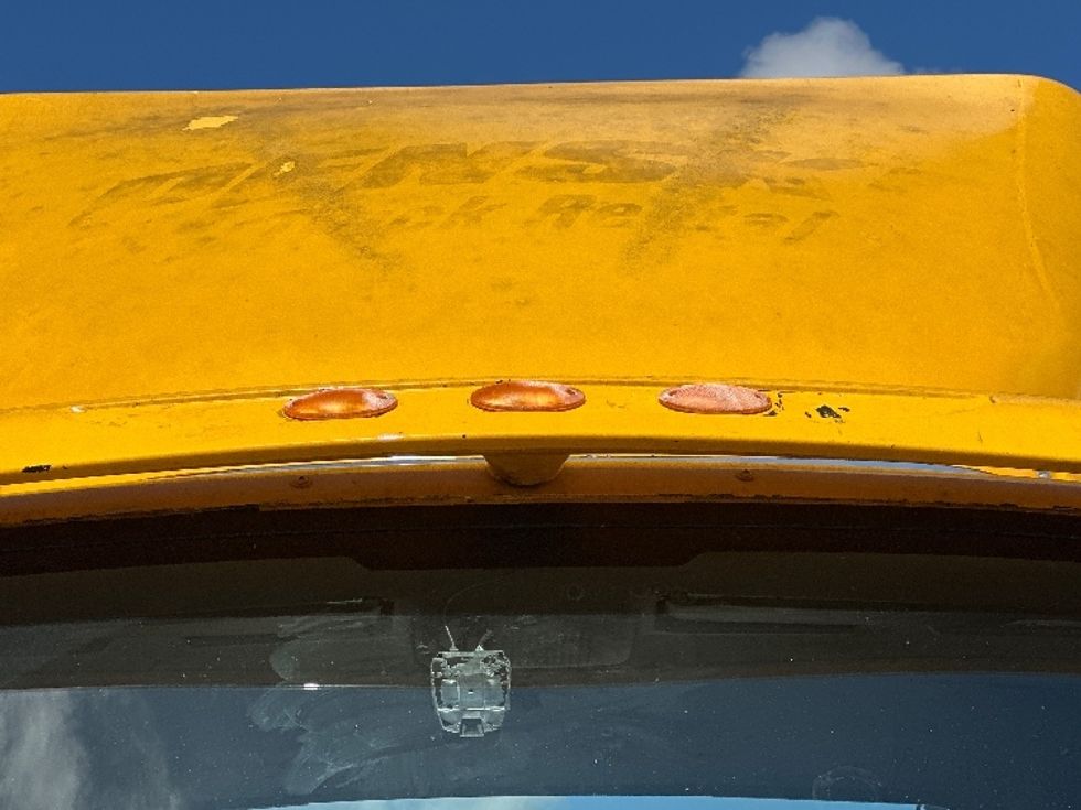 2019 International LT625 LT photo 17