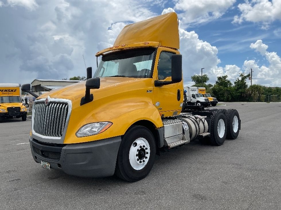 2019 International LT625 LT photo 3