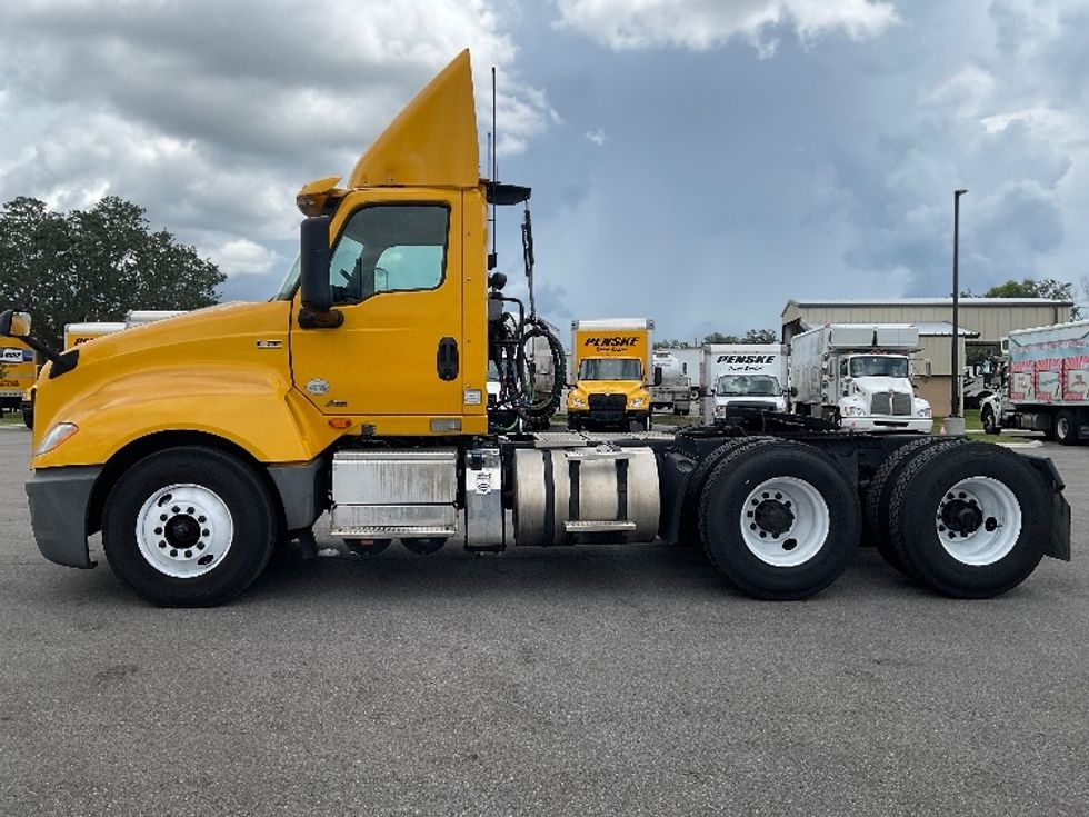 2019 International LT625 LT photo 4