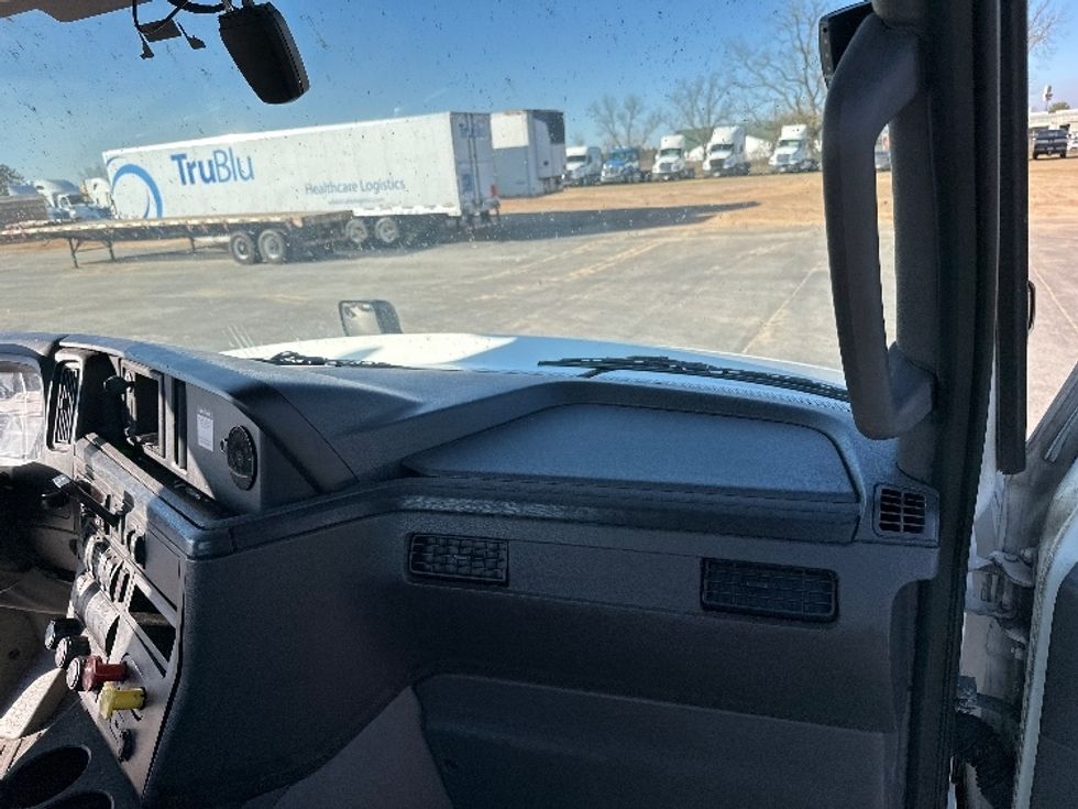 Day Cab Tractor-Heavy Duty Tractors-International-2019-LT625-Tifton-GA-332,710\n\t\tmiles-$ 25,750 - Image 13