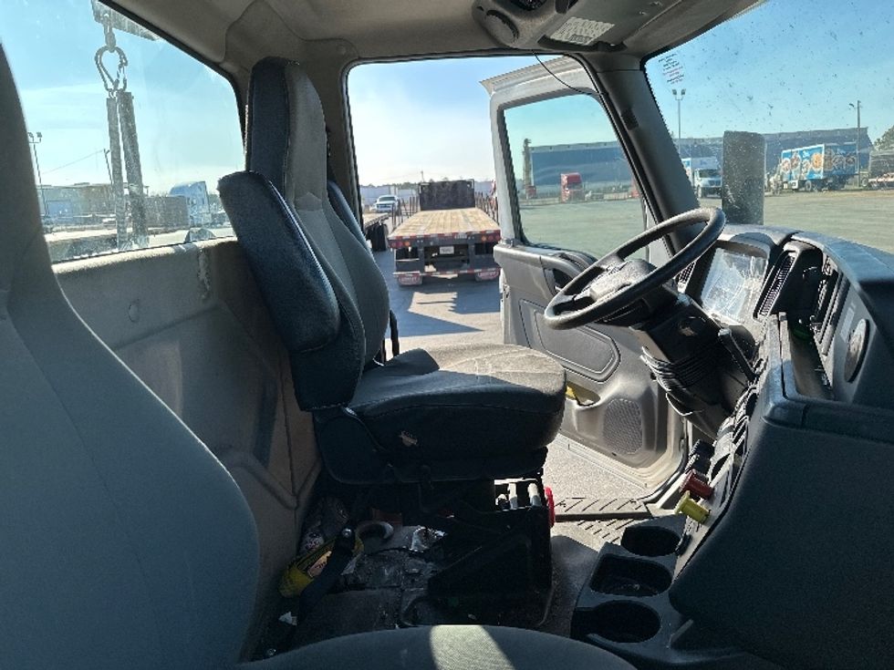 Day Cab Tractor-Heavy Duty Tractors-International-2019-LT625-Tifton-GA-332,710\n\t\tmiles-$ 25,750 - Image 14