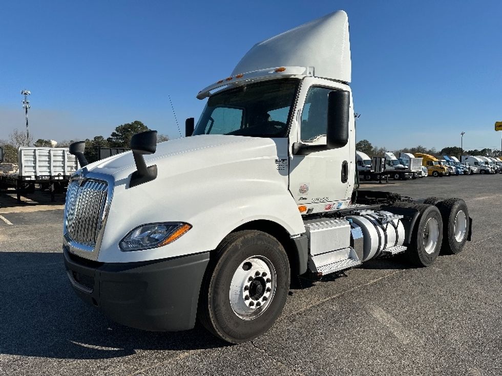 Day Cab Tractor-Heavy Duty Tractors-International-2019-LT625-Tifton-GA-332,710\n\t\tmiles-$ 25,750 - Image 3