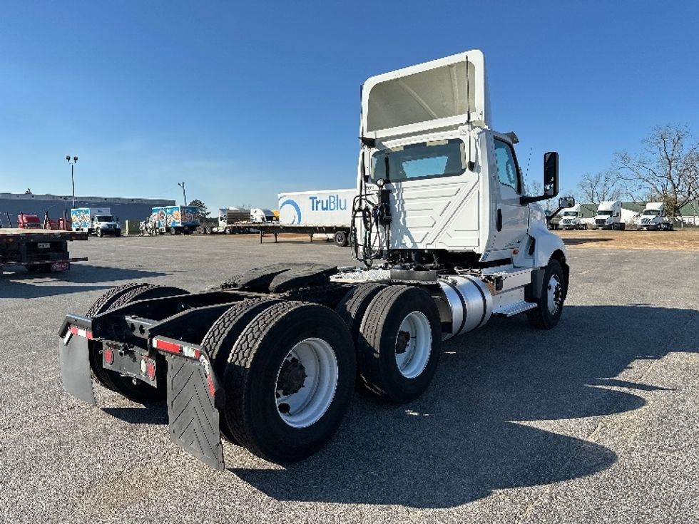 Day Cab Tractor-Heavy Duty Tractors-International-2019-LT625-Tifton-GA-332,710\n\t\tmiles-$ 25,750 - Image 7