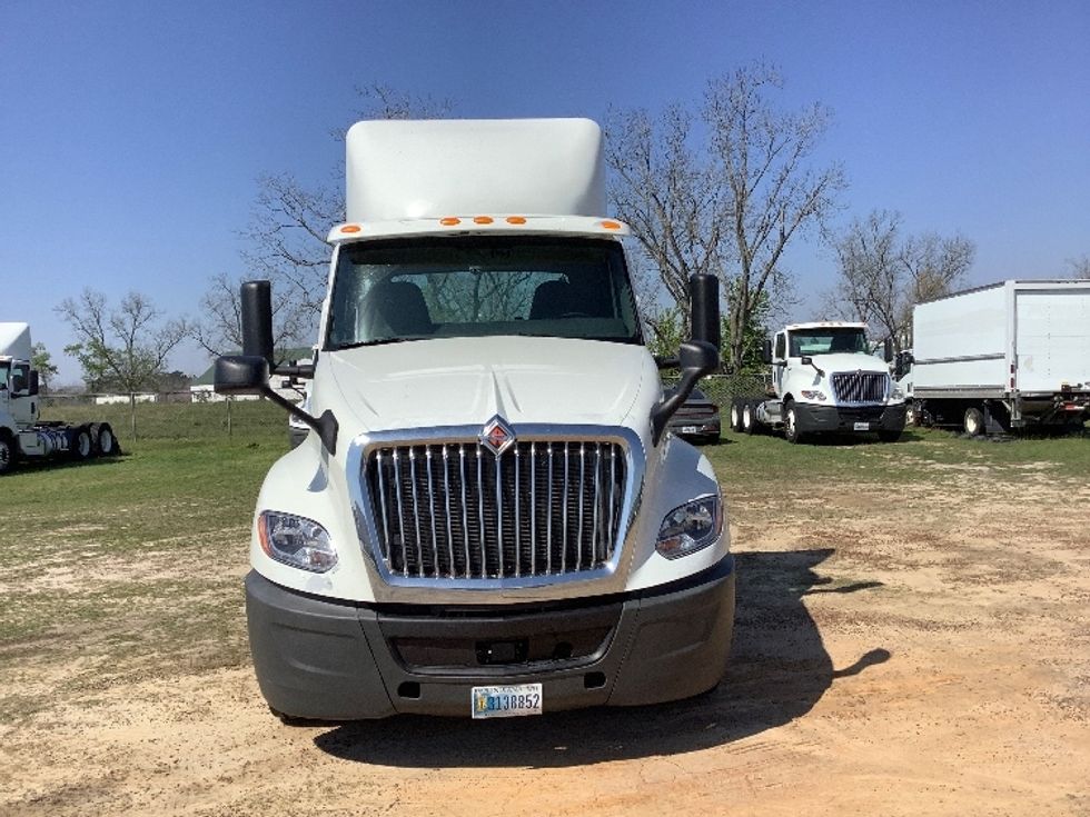 Day Cab Tractor-Heavy Duty Tractors-International-2019-LT625-Tifton-GA-420,405\n\t\tmiles-$ 23,500 - Image 2
