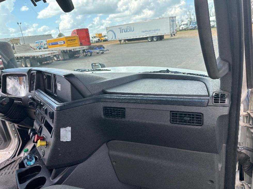 Day Cab Tractor-Heavy Duty Tractors-International-2019-LT625-Tifton-GA-438,412\n\t\tmiles-$ 22,500 - Image 13