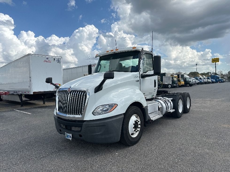 Day Cab Tractor-Heavy Duty Tractors-International-2019-LT625-Tifton-GA-438,412\n\t\tmiles-$ 22,500 - Image 3
