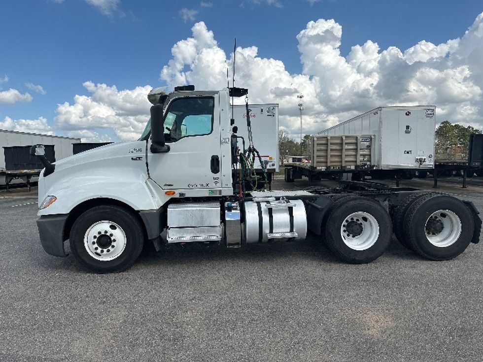 Day Cab Tractor-Heavy Duty Tractors-International-2019-LT625-Tifton-GA-438,412\n\t\tmiles-$ 22,500 - Image 4