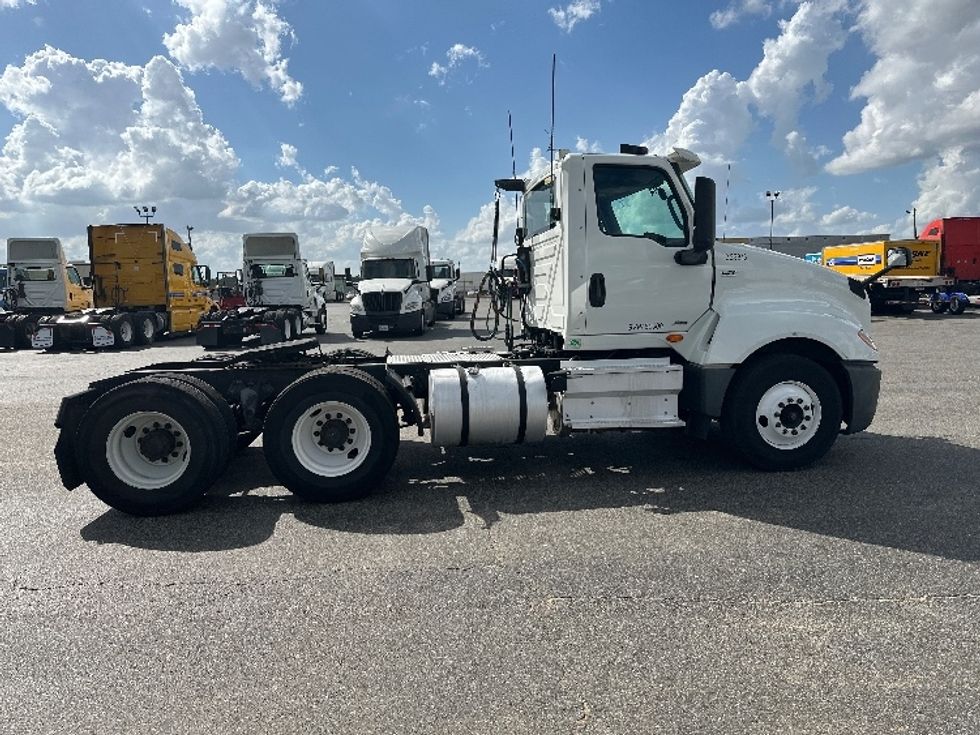 Day Cab Tractor-Heavy Duty Tractors-International-2019-LT625-Tifton-GA-438,412\n\t\tmiles-$ 22,500 - Image 8