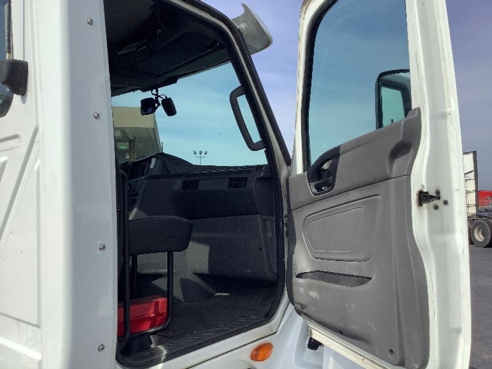 Day Cab Tractor-Heavy Duty Tractors-International-2019-LT625-Tifton-GA-446,494\n\t\tmiles-$ 22,000 - Image 12