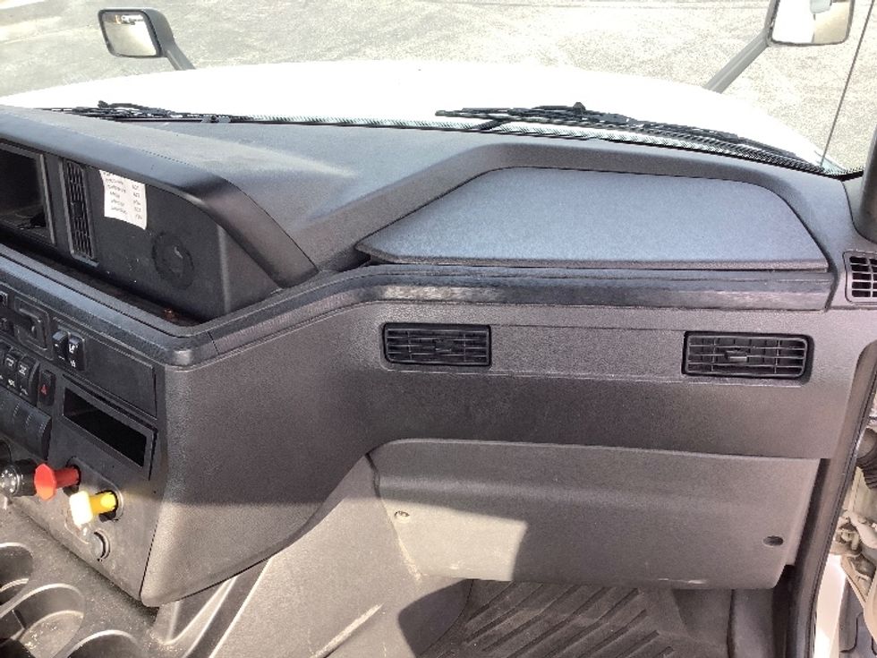 Day Cab Tractor-Heavy Duty Tractors-International-2019-LT625-Tifton-GA-446,494\n\t\tmiles-$ 22,000 - Image 13