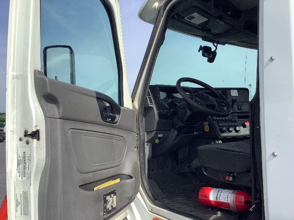 Day Cab Tractor-Heavy Duty Tractors-International-2019-LT625-Tifton-GA-446,494\n\t\tmiles-$ 22,000 - Image 9
