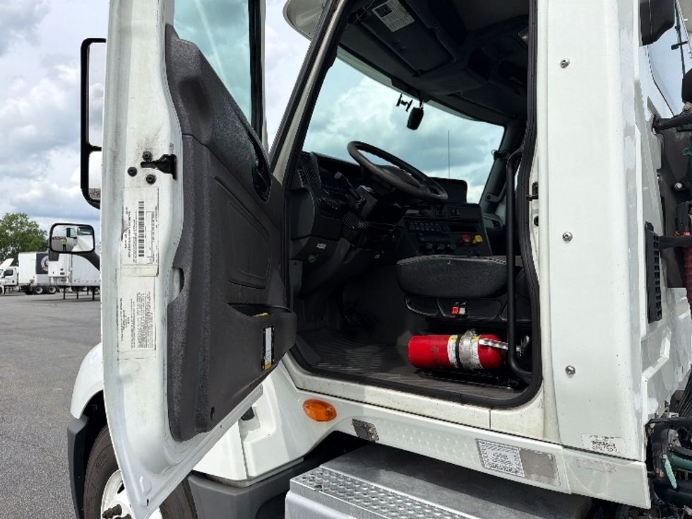 Day Cab Tractor-Heavy Duty Tractors-International-2019-LT625-Tifton-GA-502,309\n\t\tmiles-$ 22,000 - Image 9