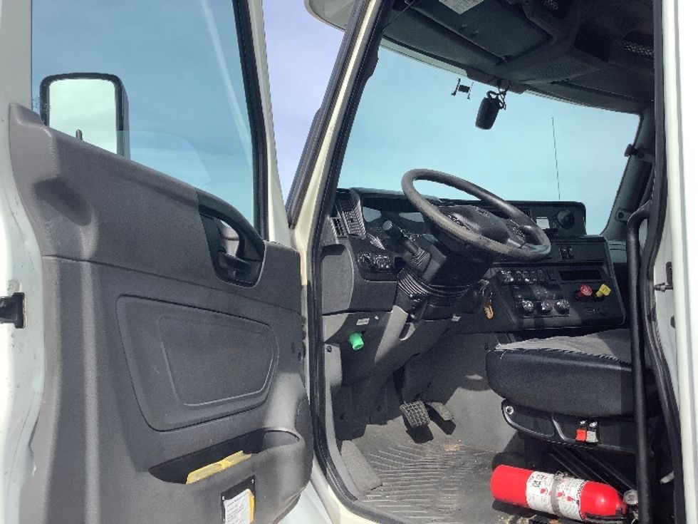 Day Cab Tractor-Heavy Duty Tractors-International-2019-LT625-Tifton-GA-515,732\n\t\tmiles-$ 19,000 - Image 9