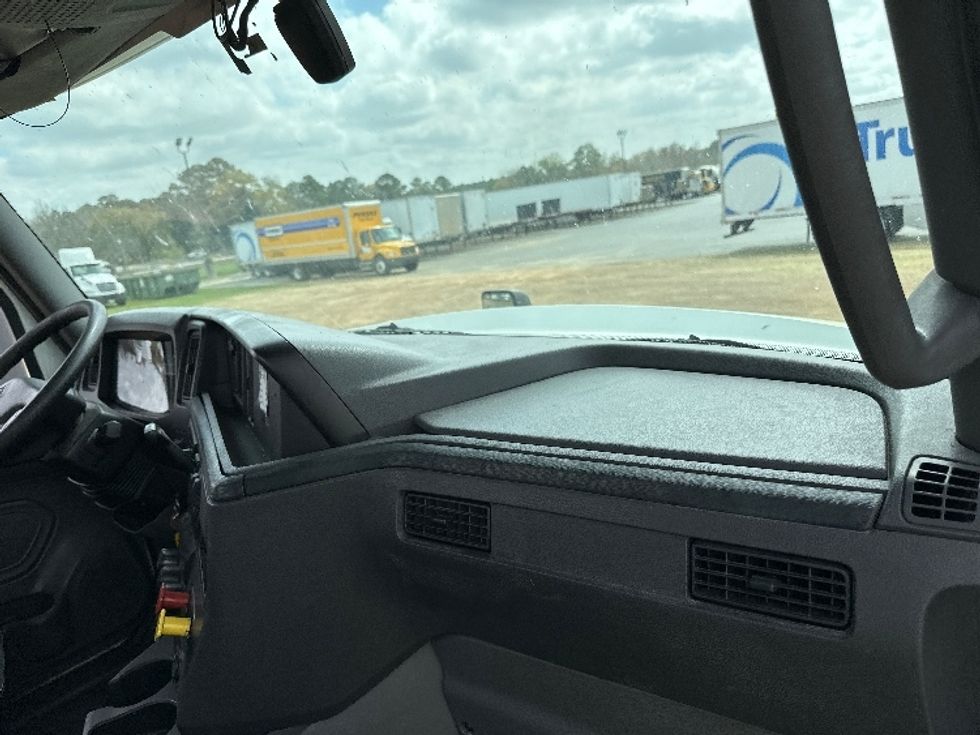 Day Cab Tractor-Heavy Duty Tractors-International-2019-LT625-Tifton-GA-521,771\n\t\tmiles-$ 19,000 - Image 13