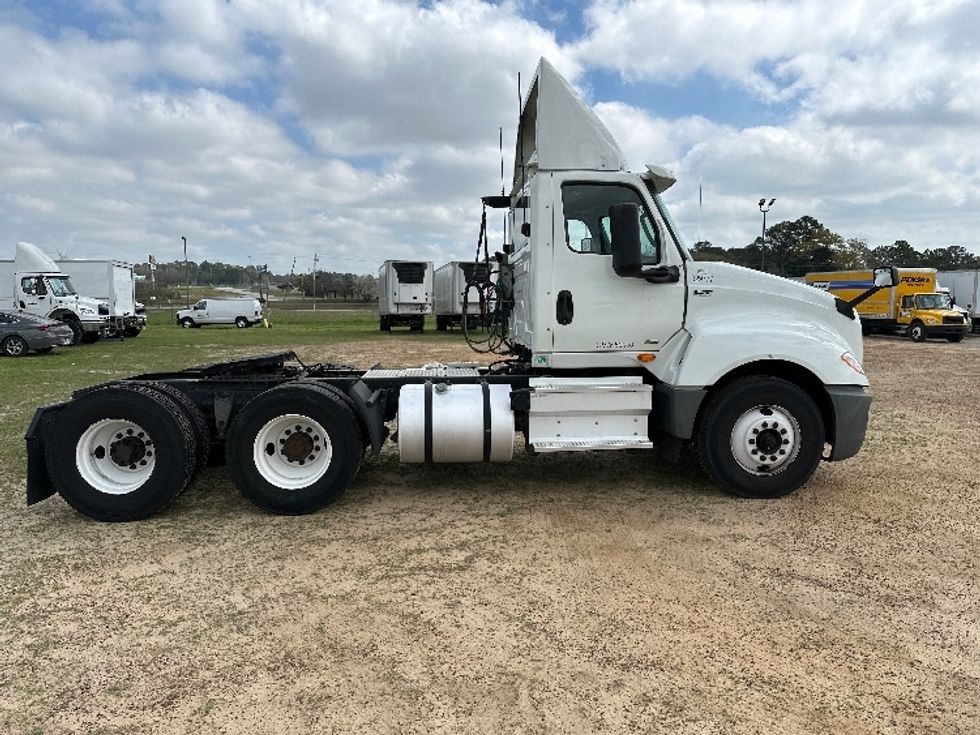Day Cab Tractor-Heavy Duty Tractors-International-2019-LT625-Tifton-GA-521,771\n\t\tmiles-$ 19,000 - Image 8