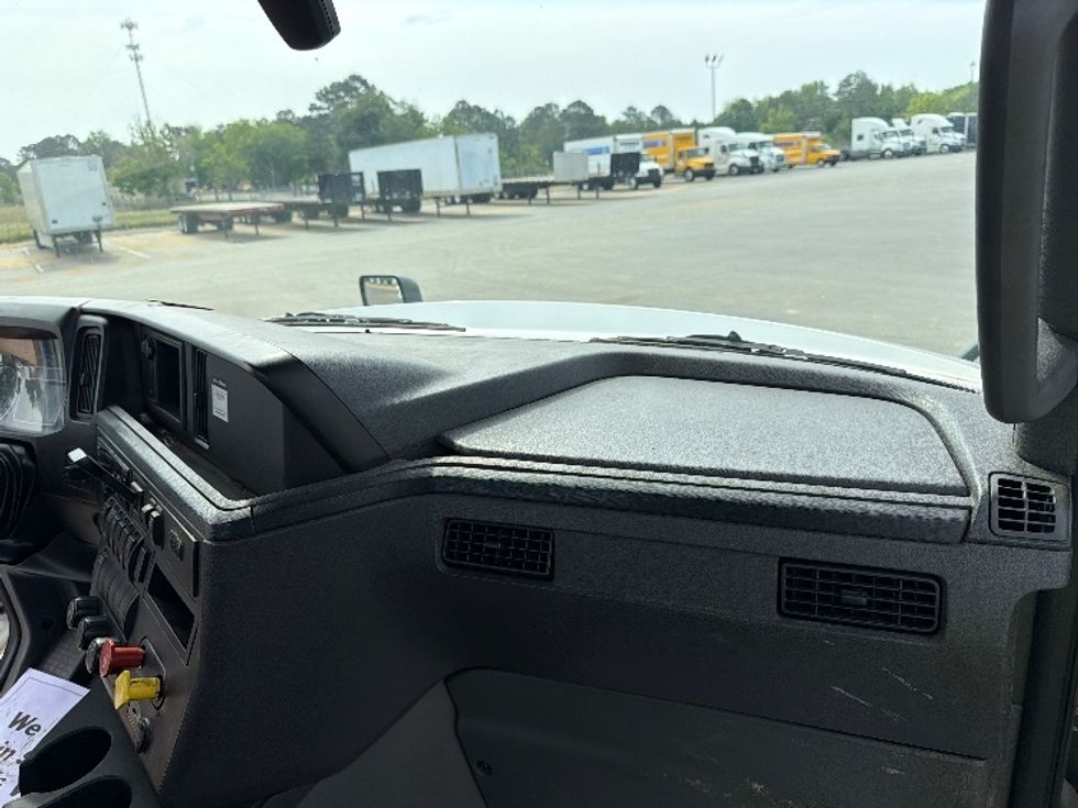 Day Cab Tractor-Heavy Duty Tractors-International-2019-LT625-Tifton-GA-568,998\n\t\tmiles-$ 19,000 - Image 11