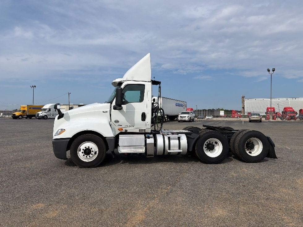 Day Cab Tractor-Heavy Duty Tractors-International-2019-LT625-Tifton-GA-568,998\n\t\tmiles-$ 19,000 - Image 4