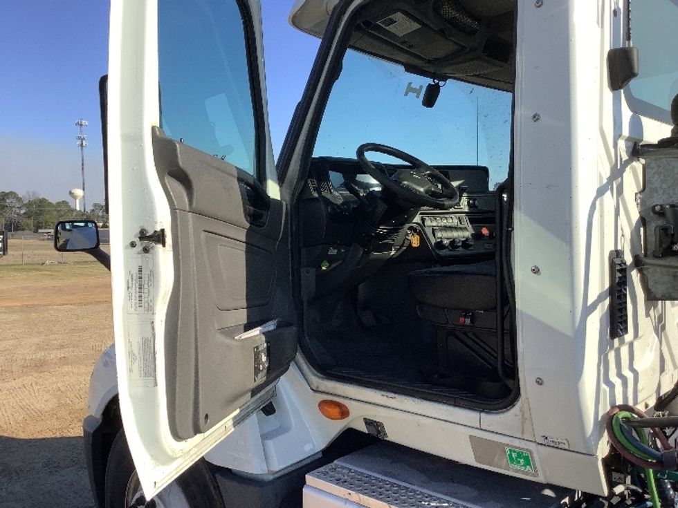Day Cab Tractor-Heavy Duty Tractors-International-2019-LT625-Tifton-GA-577,611\n\t\tmiles-$ 19,000 - Image 9