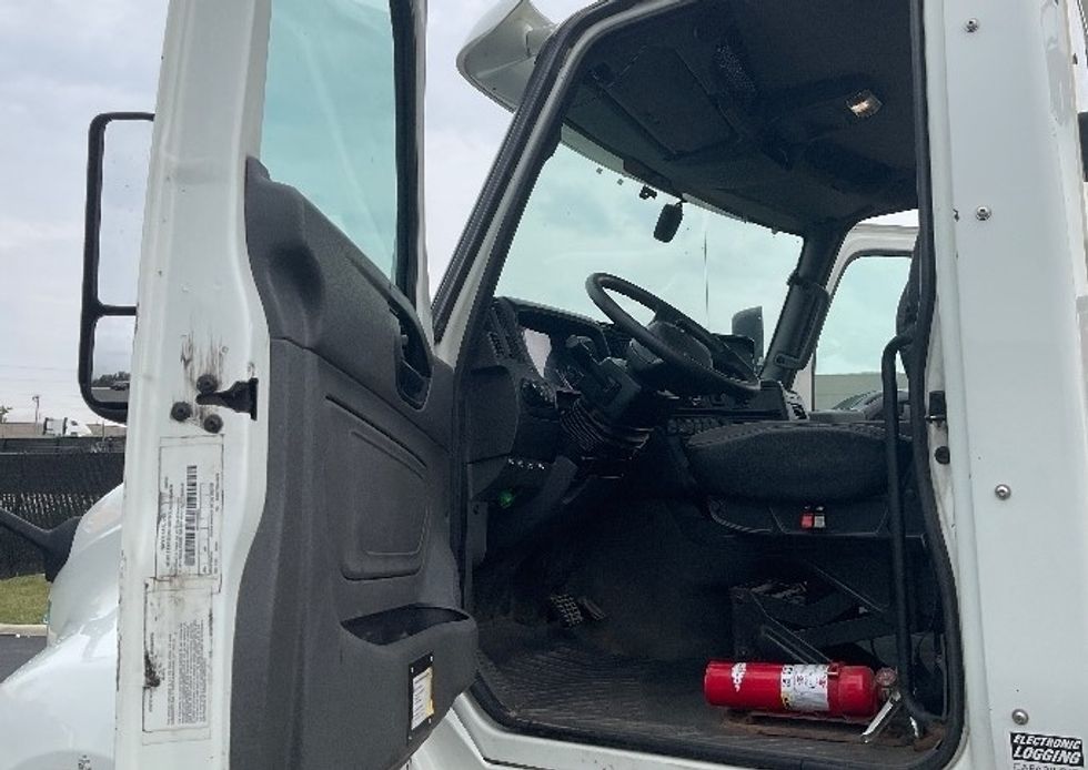 Day Cab Tractor-Heavy Duty Tractors-International-2019-LT625-Toledo-OH-203,037\n\t\tmiles-$ 27,750 - Image 9