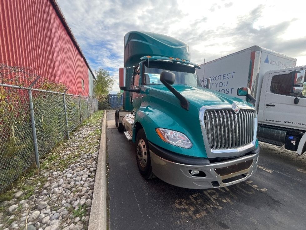 Day Cab Tractor-Heavy Duty Tractors-International-2019-LT625-Toronto-ON-601,975\n\t\tkm-$ 29,500 - Image 1
