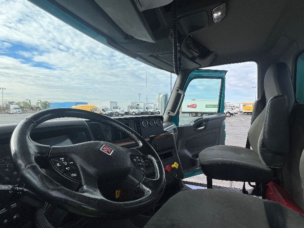 Day Cab Tractor-Heavy Duty Tractors-International-2019-LT625-Toronto-ON-601,975\n\t\tkm-$ 29,500 - Image 10