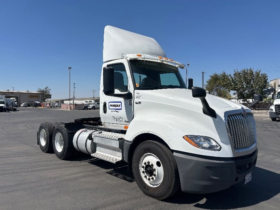 Day Cab Tractor-Heavy Duty Tractors-International-2019-LT625-Torrance-CA-144,821\n\t\tmiles-$ 28,750 - Image 1