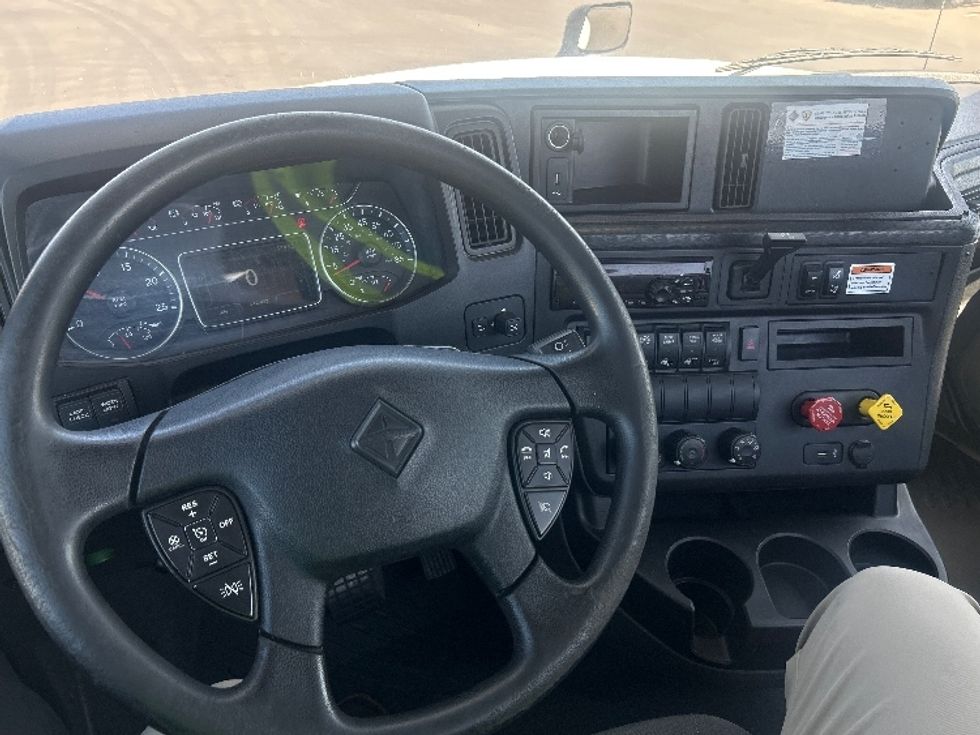 Day Cab Tractor-Heavy Duty Tractors-International-2019-LT625-Torrance-CA-144,821\n\t\tmiles-$ 28,750 - Image 11