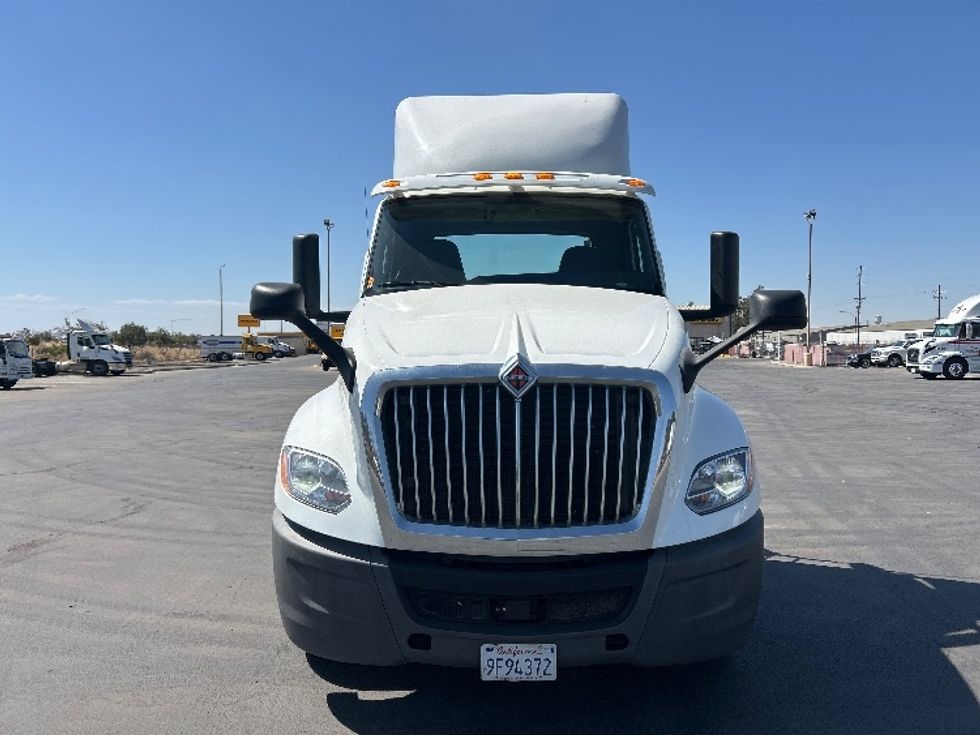 Day Cab Tractor-Heavy Duty Tractors-International-2019-LT625-Torrance-CA-144,821\n\t\tmiles-$ 28,750 - Image 2