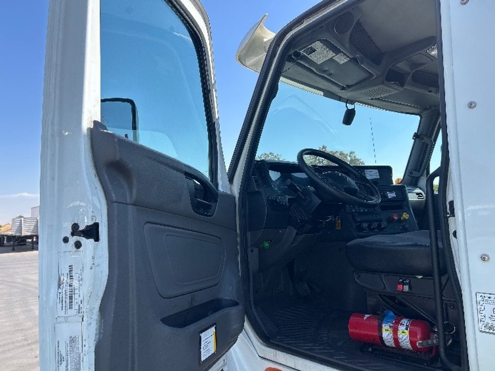 Day Cab Tractor-Heavy Duty Tractors-International-2019-LT625-Torrance-CA-144,821\n\t\tmiles-$ 28,750 - Image 9