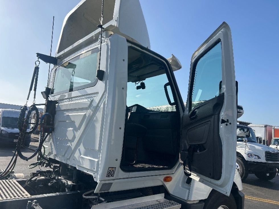 Day Cab Tractor-Heavy Duty Tractors-International-2019-LT625-Torrance-CA-188,907\n\t\tmiles-$ 27,500 - Image 12