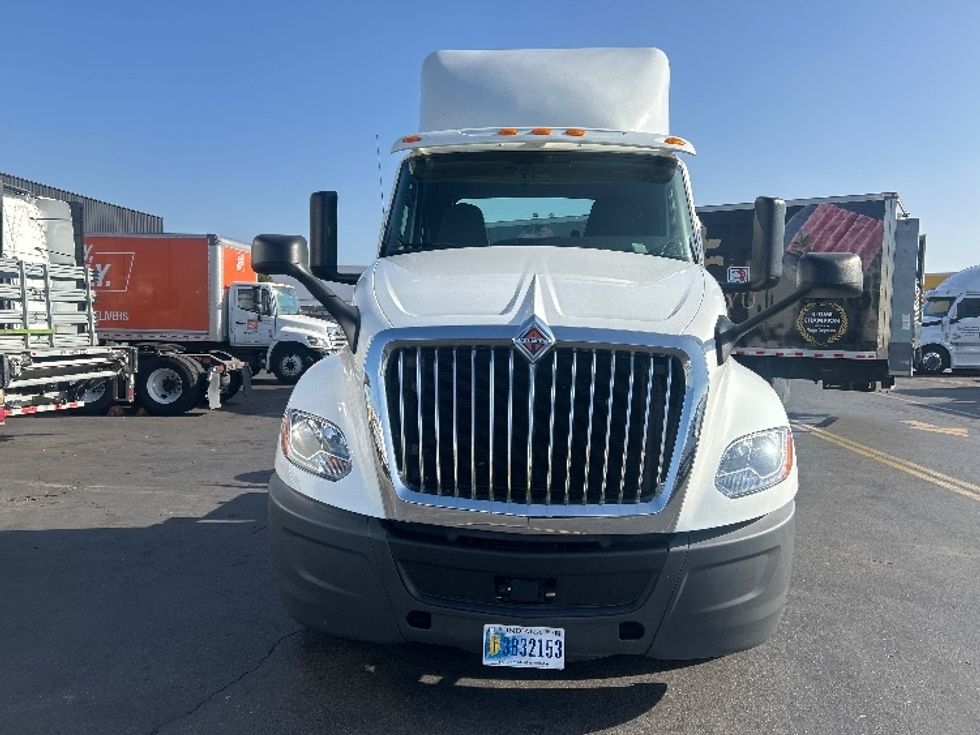 Day Cab Tractor-Heavy Duty Tractors-International-2019-LT625-Torrance-CA-188,907\n\t\tmiles-$ 27,500 - Image 2