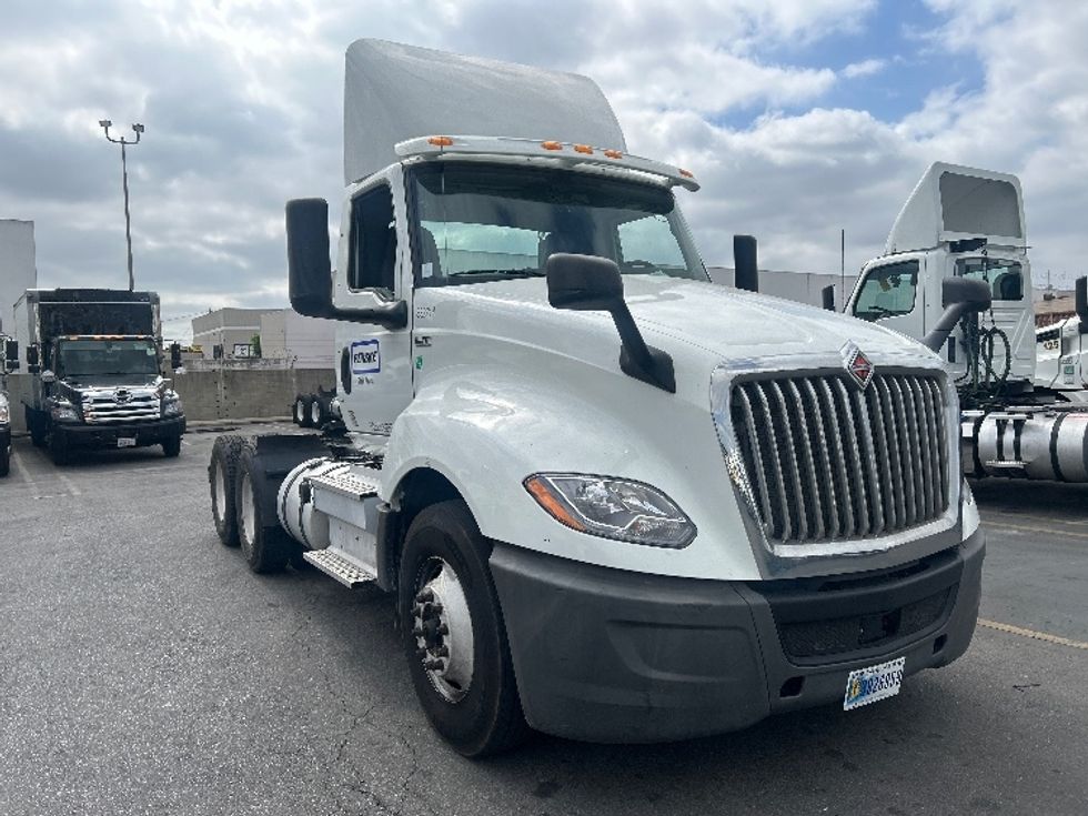 Day Cab Tractor-Heavy Duty Tractors-International-2019-LT625-Torrance-CA-193,717\n\t\tmiles-$ 29,000 - Image 1