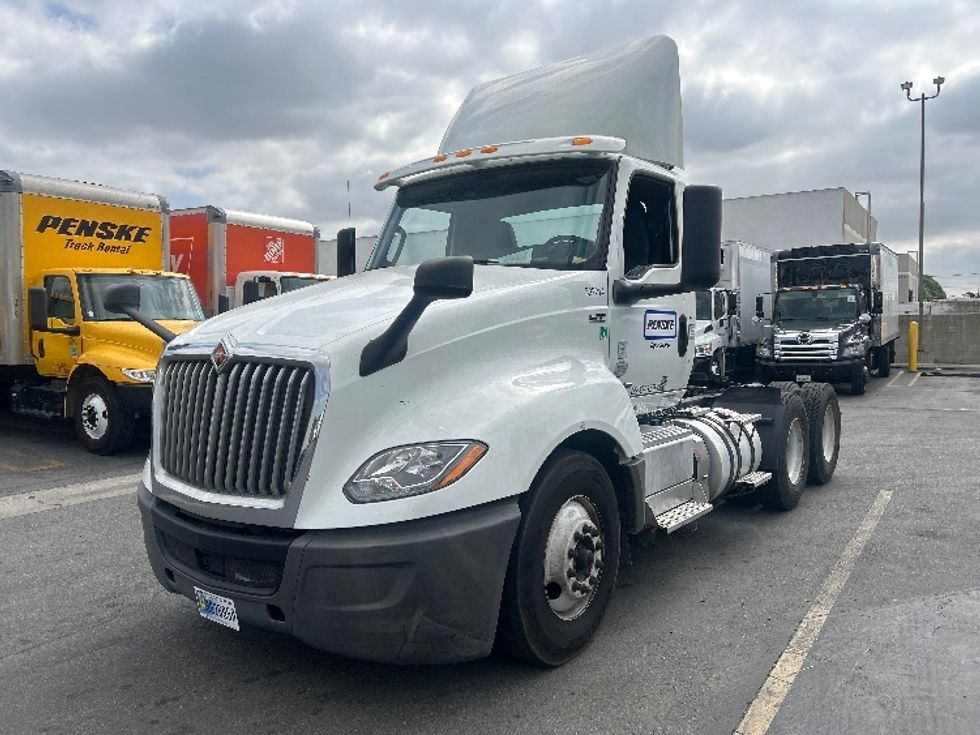 Day Cab Tractor-Heavy Duty Tractors-International-2019-LT625-Torrance-CA-193,717\n\t\tmiles-$ 29,000 - Image 3