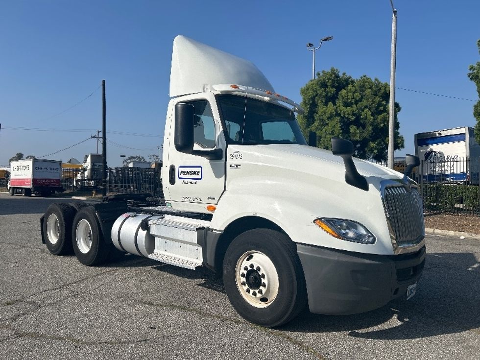 Day Cab Tractor-Heavy Duty Tractors-International-2019-LT625-Torrance-CA-198,264\n\t\tmiles-$ 31,750 - Image 1