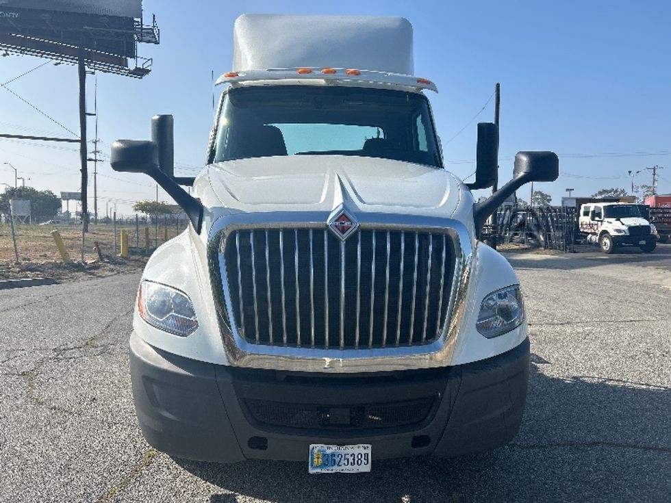 Day Cab Tractor-Heavy Duty Tractors-International-2019-LT625-Torrance-CA-198,264\n\t\tmiles-$ 31,750 - Image 2